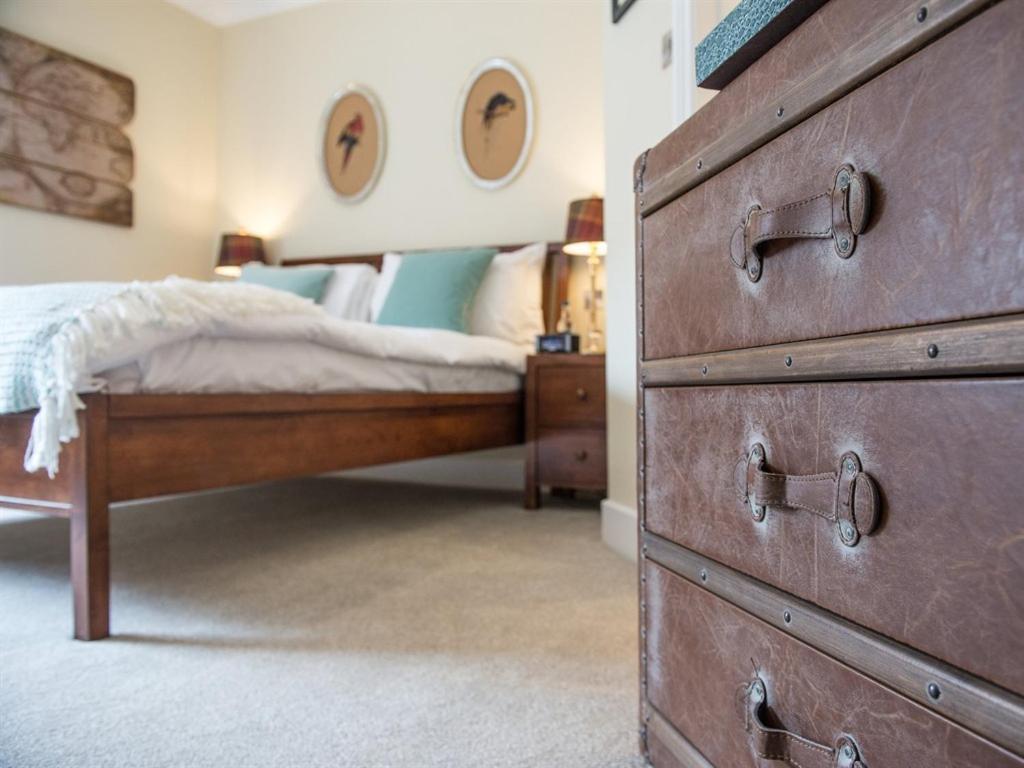 Darwin'S Townhouse Bed & Breakfast Shrewsbury Room photo A bedroom at The Old Post Office