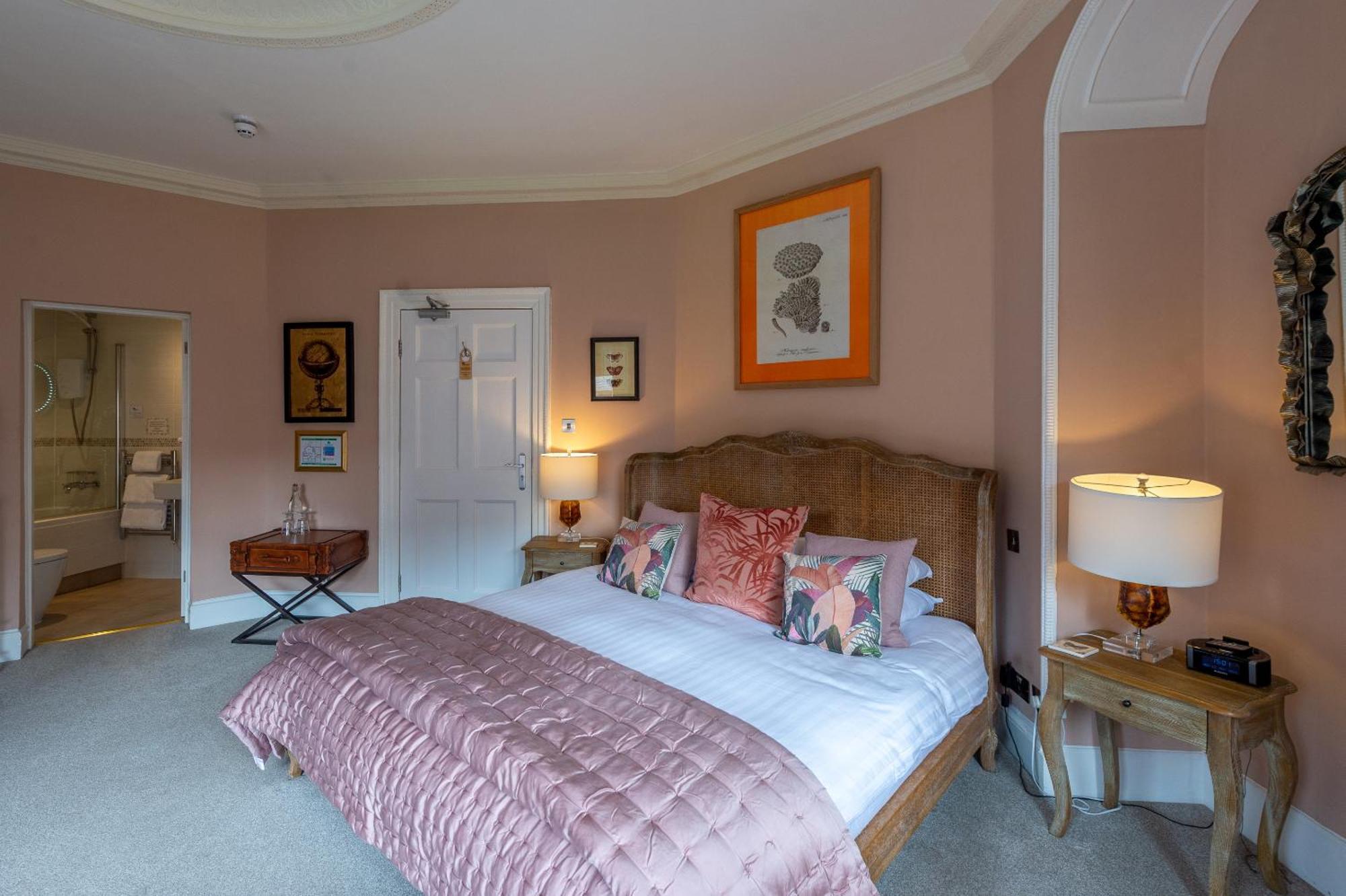 Darwin'S Townhouse Bed & Breakfast Shrewsbury Room photo A bedroom at the hotel
