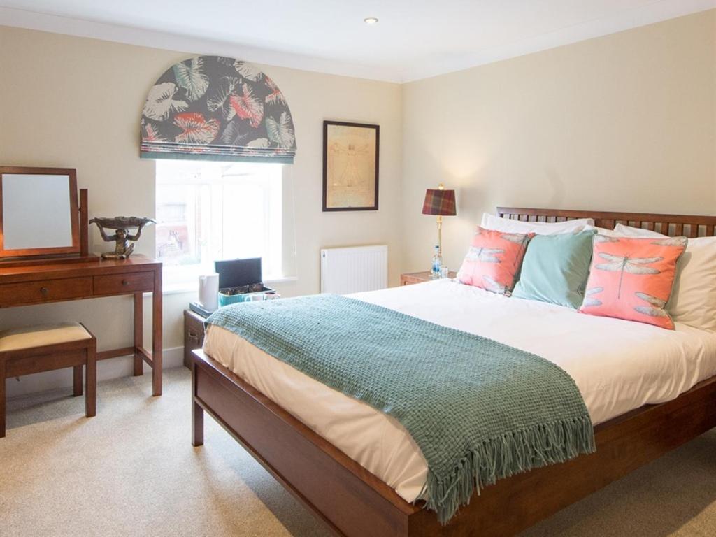 Darwin'S Townhouse Bed & Breakfast Shrewsbury Room photo A bedroom at The Old Vicarage